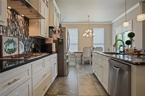 Kitchen - 7200 Thunder Canyon Ave, Edmond, OK 73034 photo 4 of 6