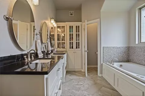 Bath - 7200 Thunder Canyon Ave, Edmond, OK 73034 photo 2 of 8