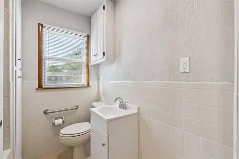 Bath - 7012 NW 62nd St, Bethany, OK 73008 photo 1 of 2