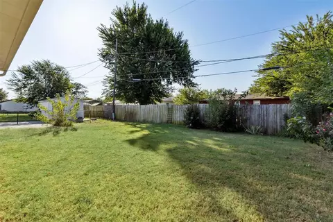 Exterior - 7012 NW 62nd St, Bethany, OK 73008 photo 8 of 10
