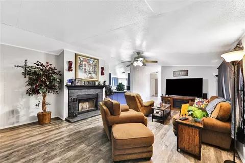 19798 Woodridge Dr, Newalla, OK 74857