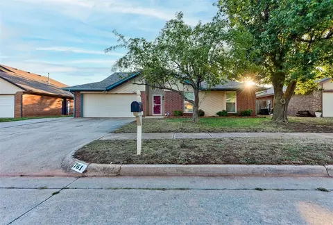 761 Okie Ridge Rd, Yukon, OK 73099