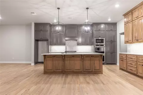 17100 Ivory Petal Ln, Edmond, OK 73012