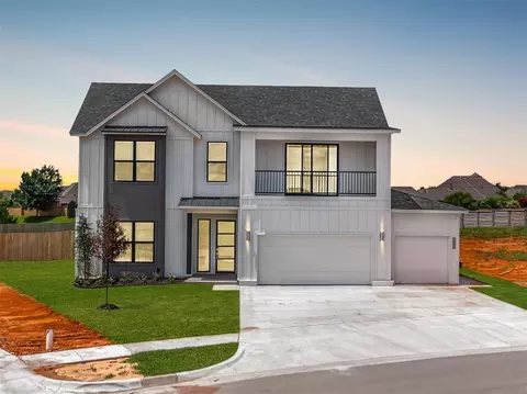 15501 Bergman Cir, Edmond, OK 73013