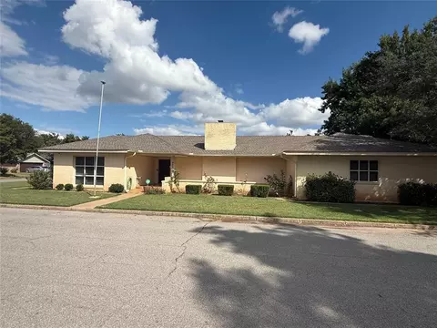 905 SW 8th St, Anadarko, OK 73005