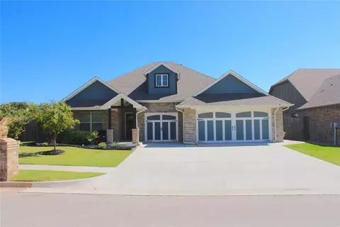 3216 Hunter Crest Dr, Edmond, OK 73034