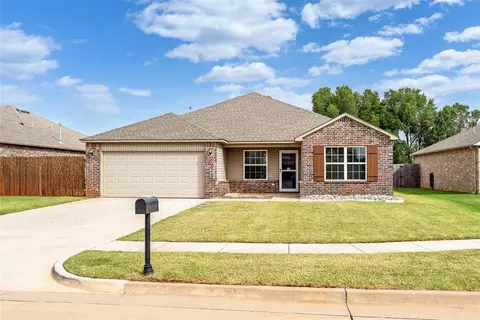 1721 W Antler Way, Mustang, OK 73064