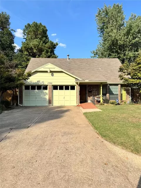 1335 Spruce Dr, Norman, OK 73072