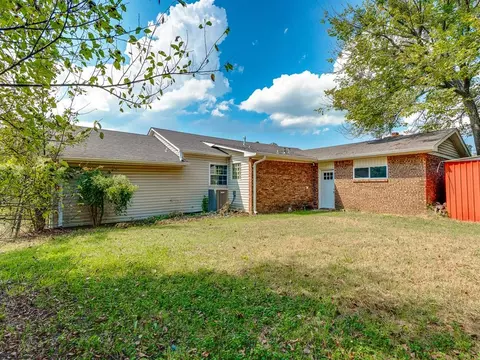 Exterior - 1024 Hillside Dr, Ada, OK 74820 photo 7 of 8