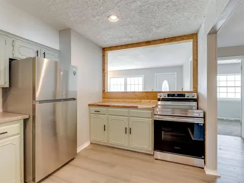 Kitchen - 1024 Hillside Dr, Ada, OK 74820 photo 4 of 5