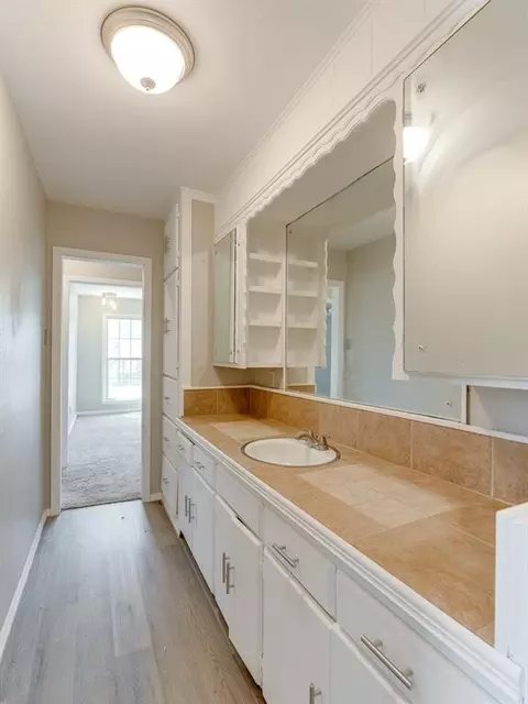 Bath - 1024 Hillside Dr, Ada, OK 74820 photo 7 of 8