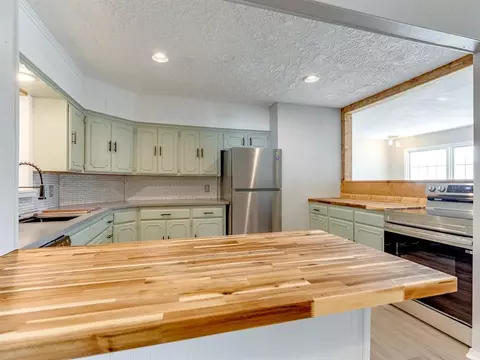 Kitchen - 1024 Hillside Dr, Ada, OK 74820 photo 3 of 5