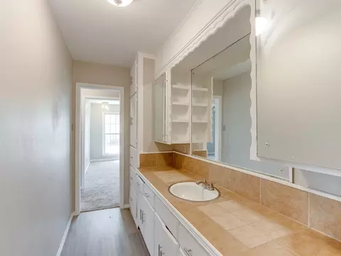 Bath - 1024 Hillside Dr, Ada, OK 74820 photo 8 of 8