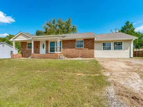 Exterior - 1024 Hillside Dr, Ada, OK 74820 photo 2 of 8