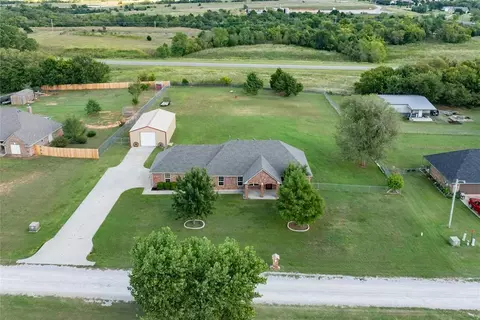 979 Sunflower Dr, Tuttle, OK 73089
