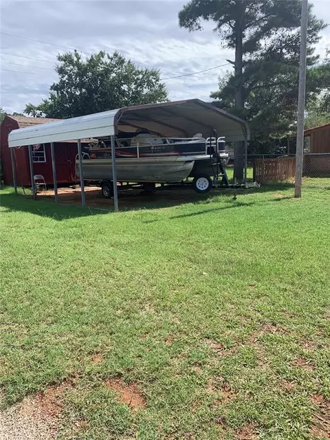 421 N Division St, Hydro, OK 73038 photo 6