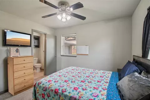 Bedroom - 916 NE 6th St, Moore, OK 73160 photo 3 of 5