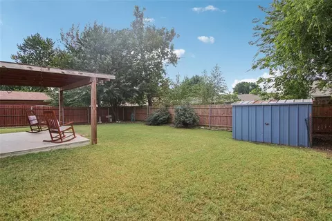Exterior - 916 NE 6th St, Moore, OK 73160 photo 7 of 7