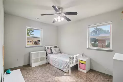 Bedroom - 916 NE 6th St, Moore, OK 73160 photo 4 of 5