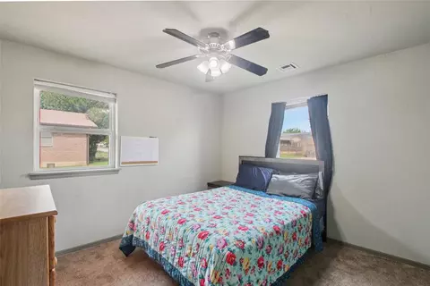 Bedroom - 916 NE 6th St, Moore, OK 73160 photo 1 of 5