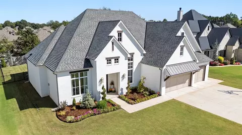 2808 Sandstone Rdg, Edmond, OK 73034