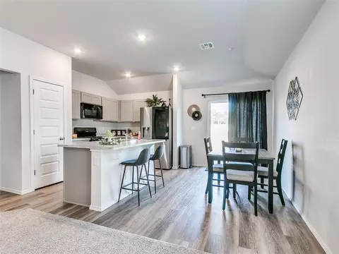 11701 Annette Dr, Yukon, OK 73099
