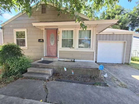 236 Russell Dr, Midwest City, OK 73110