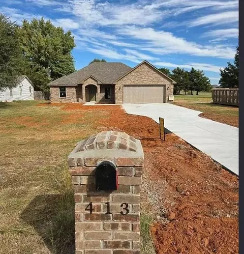 413 E Cole, Fletcher, OK 73541 photo 2