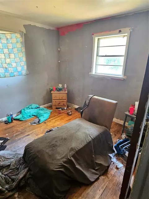 Bedroom - 6851 E Post Oak Rd, Noble, OK 73068 photo 2 of 3