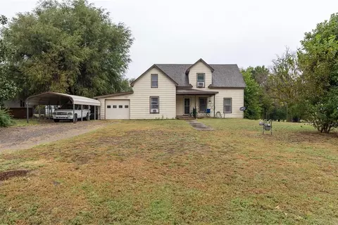 Exterior - 319 E Main St, Calumet, OK 73014 photo 1 of 5