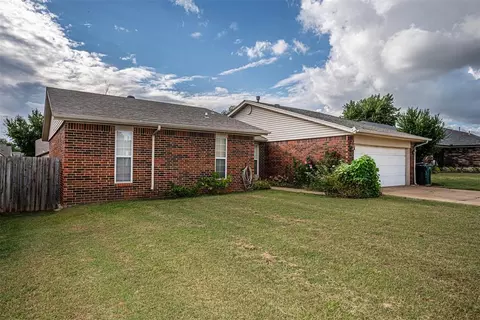 9813 S Country Club Dr, Oklahoma City, OK 73159