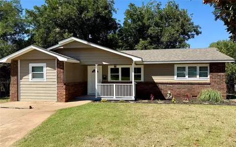 6 Shannon Dr, Chickasha, OK 73018