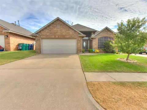 3716 Catamaran Dr, Yukon, OK 73099