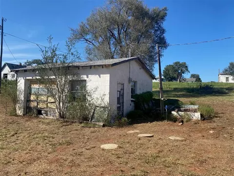 195 Second St, Colony, OK 73021 photo 2