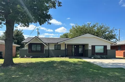 401 Rock Pl, Moore, OK 73160