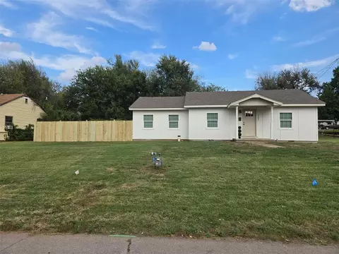 1527 S 6th St, Chickasha, OK 73018