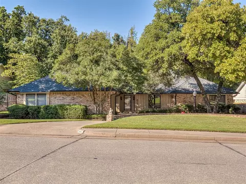 611 Sunny Brook Dr, Edmond, OK 73034