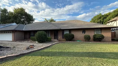 3921 Coventry Ln, Norman, OK 73072