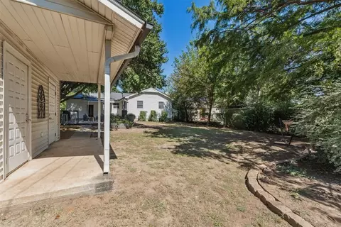 Exterior - 114 E 12th St, Edmond, OK 73034 photo 12 of 16