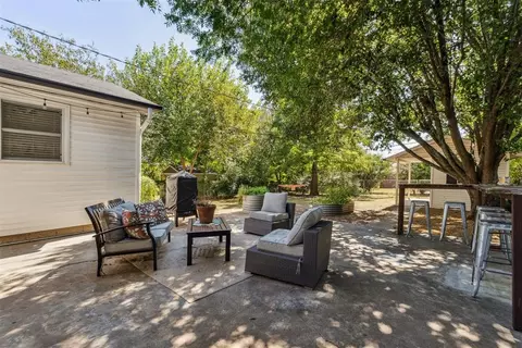 Exterior - 114 E 12th St, Edmond, OK 73034 photo 5 of 16