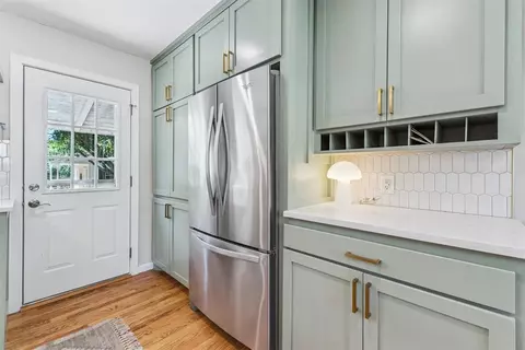 Kitchen - 114 E 12th St, Edmond, OK 73034 photo 6 of 7