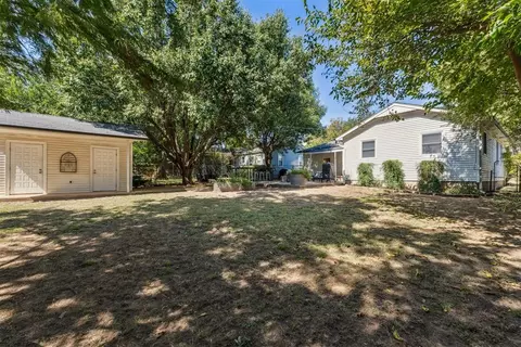 Exterior - 114 E 12th St, Edmond, OK 73034 photo 13 of 16