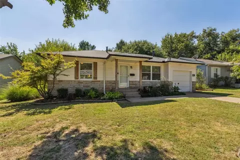 114 E 12th St, Edmond, OK 73034