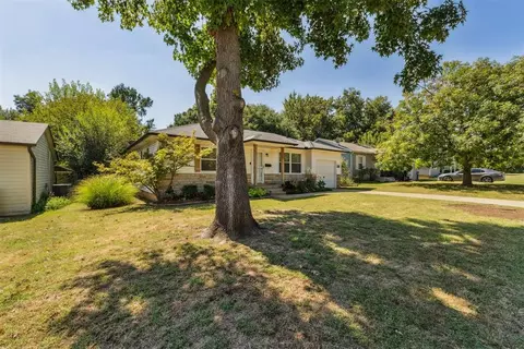 Exterior - 114 E 12th St, Edmond, OK 73034 photo 3 of 16