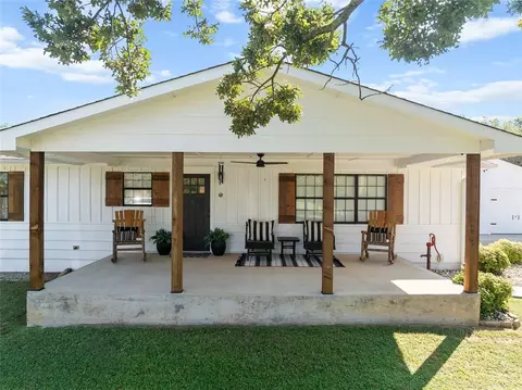 2093 Castlerock Dr, Sulphur, OK 73086