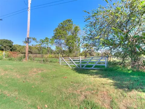 7801 E Indian Hills Rd, Norman, OK 73026