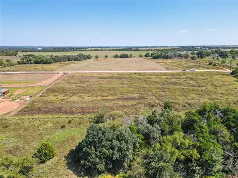 869 Cumberland Trl, Guthrie, OK 73044