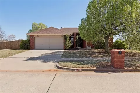 1220 Eastview Cir, Yukon, OK 73099