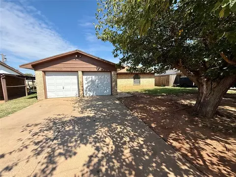 917 E George St, Altus, OK 73521 photo 1