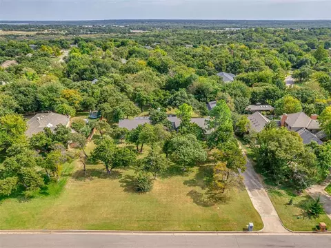 3608 Ridgewood Dr, Edmond, OK 73013